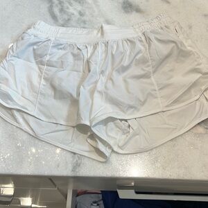Lululemon 2.5 Hotty Hot Shorts